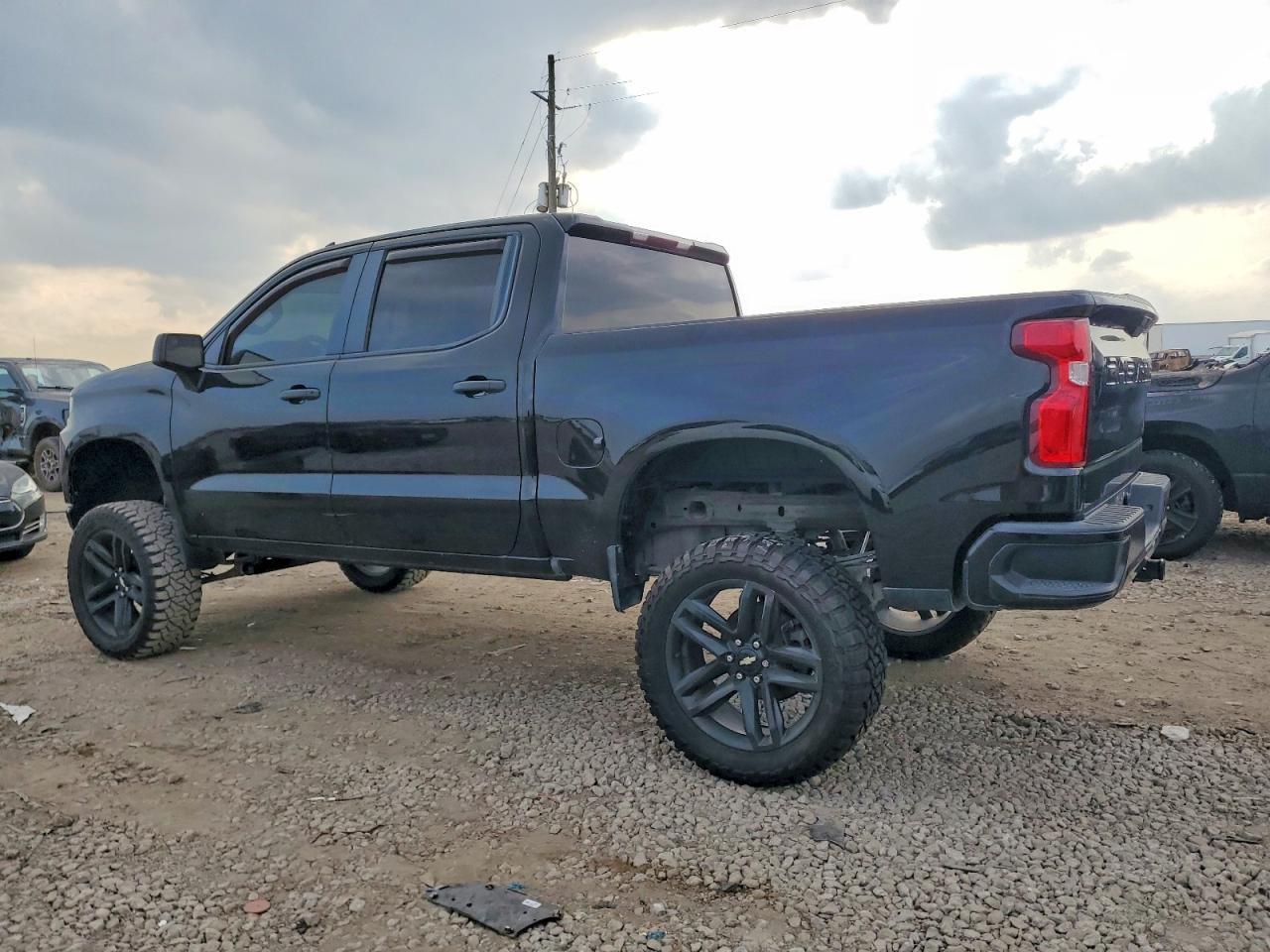2020 Chevrolet Silverado C1500 Custom - zdjęcie 2