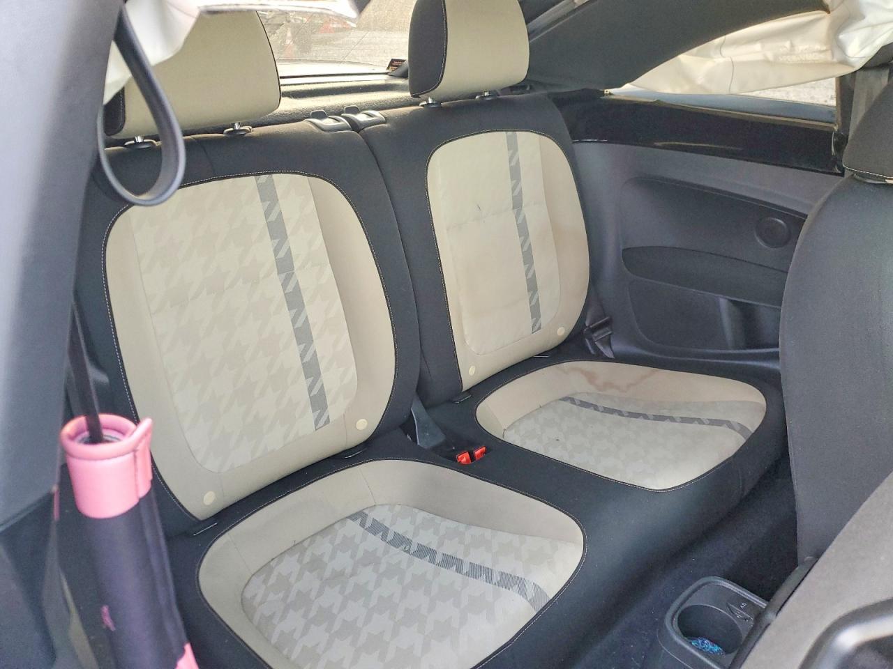 2018 Volkswagen Beetle S - zdjęcie 10