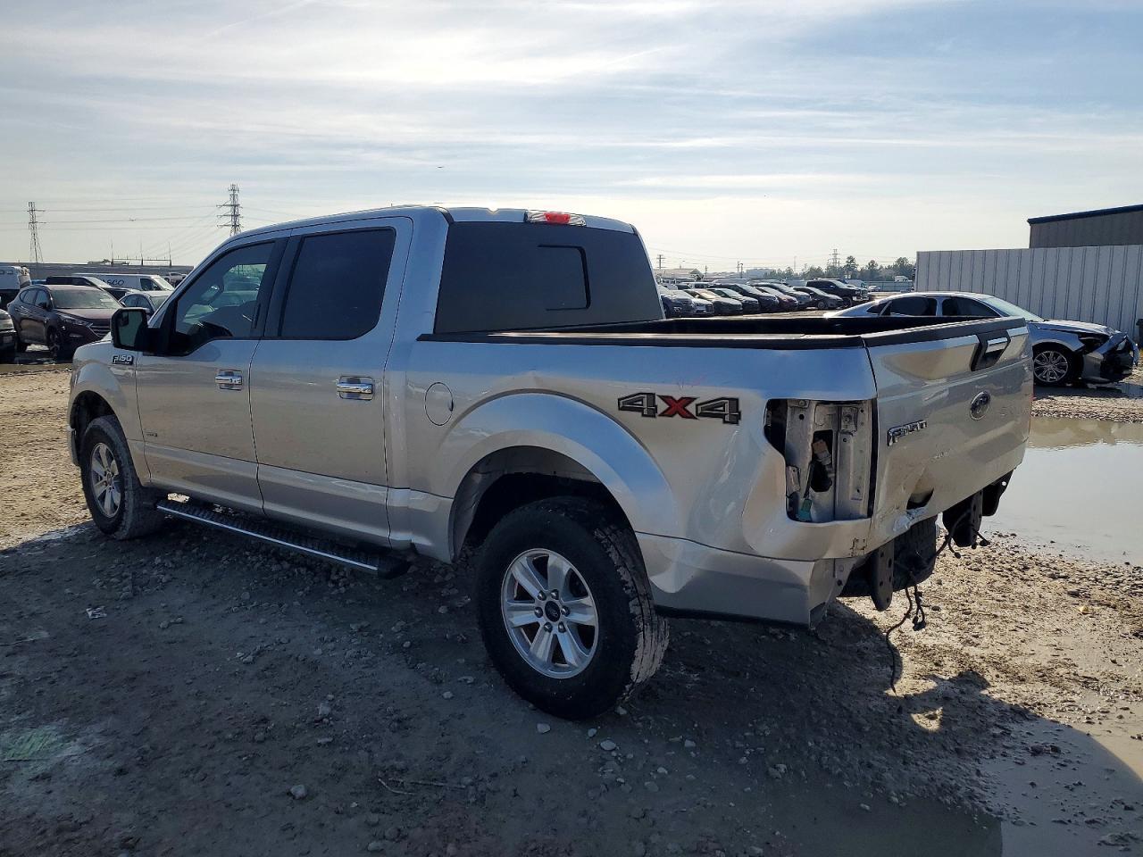 2016 Ford F150 Supercrew - zdjęcie 2