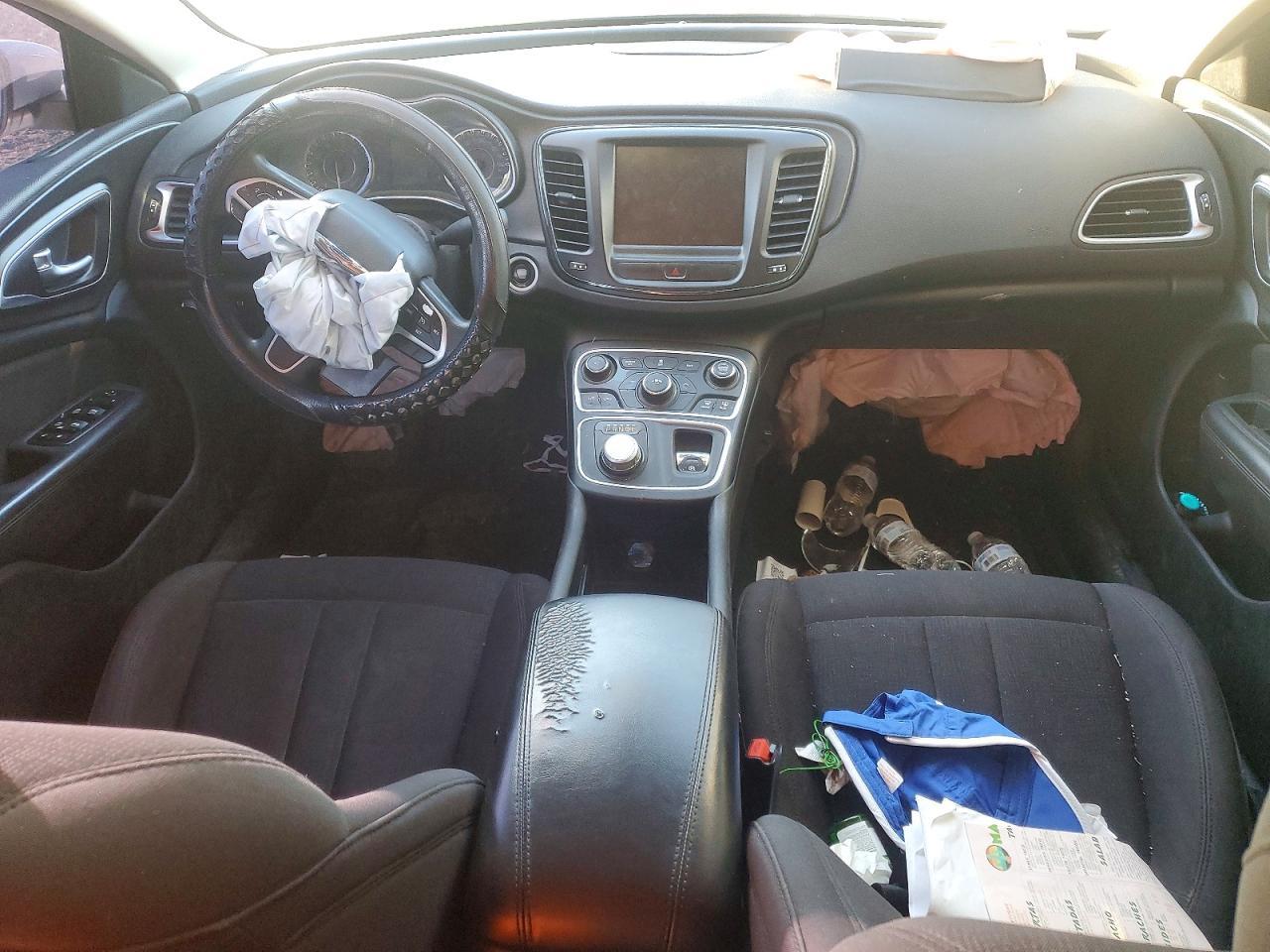 2015 Chrysler 200 - zdjęcie 8