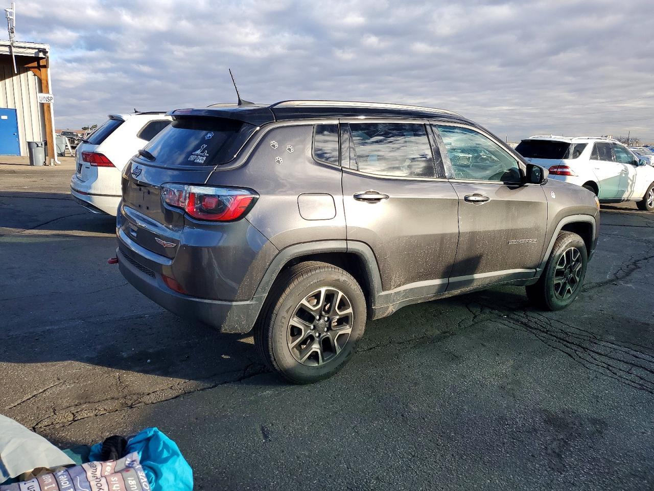 2020 Jeep Compass Trailhawk - zdjęcie 3