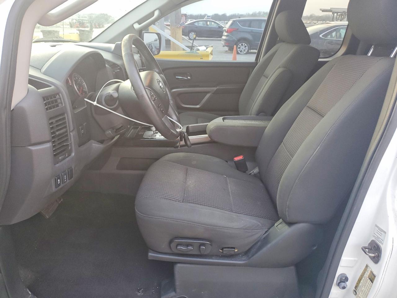 2015 Nissan Titan S - zdjęcie 7