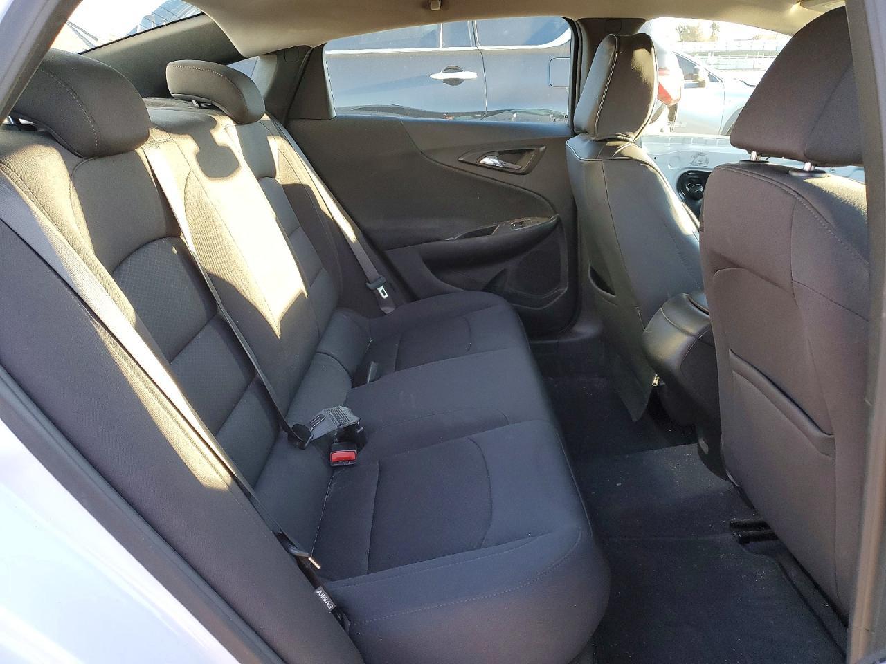 2022 Chevrolet Malibu Ls - zdjęcie 10