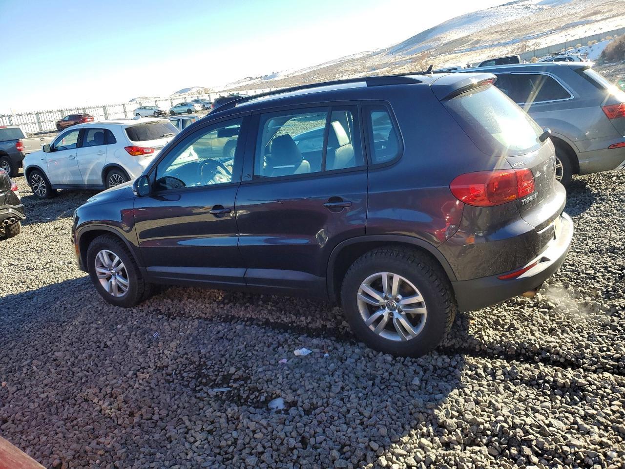 2016 Volkswagen Tiguan S - zdjęcie 2