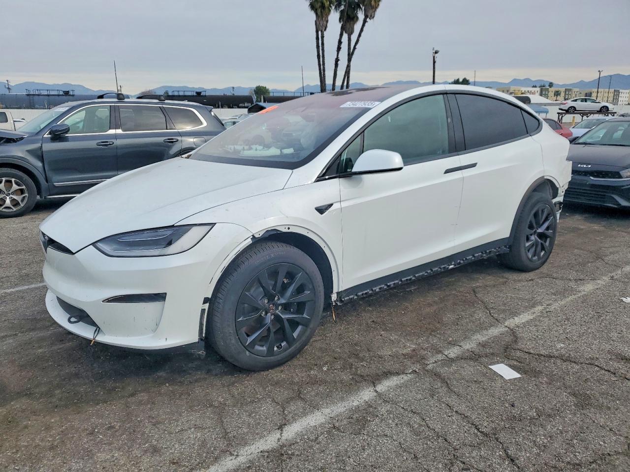 2023 Tesla Model X - zdjęcie główne