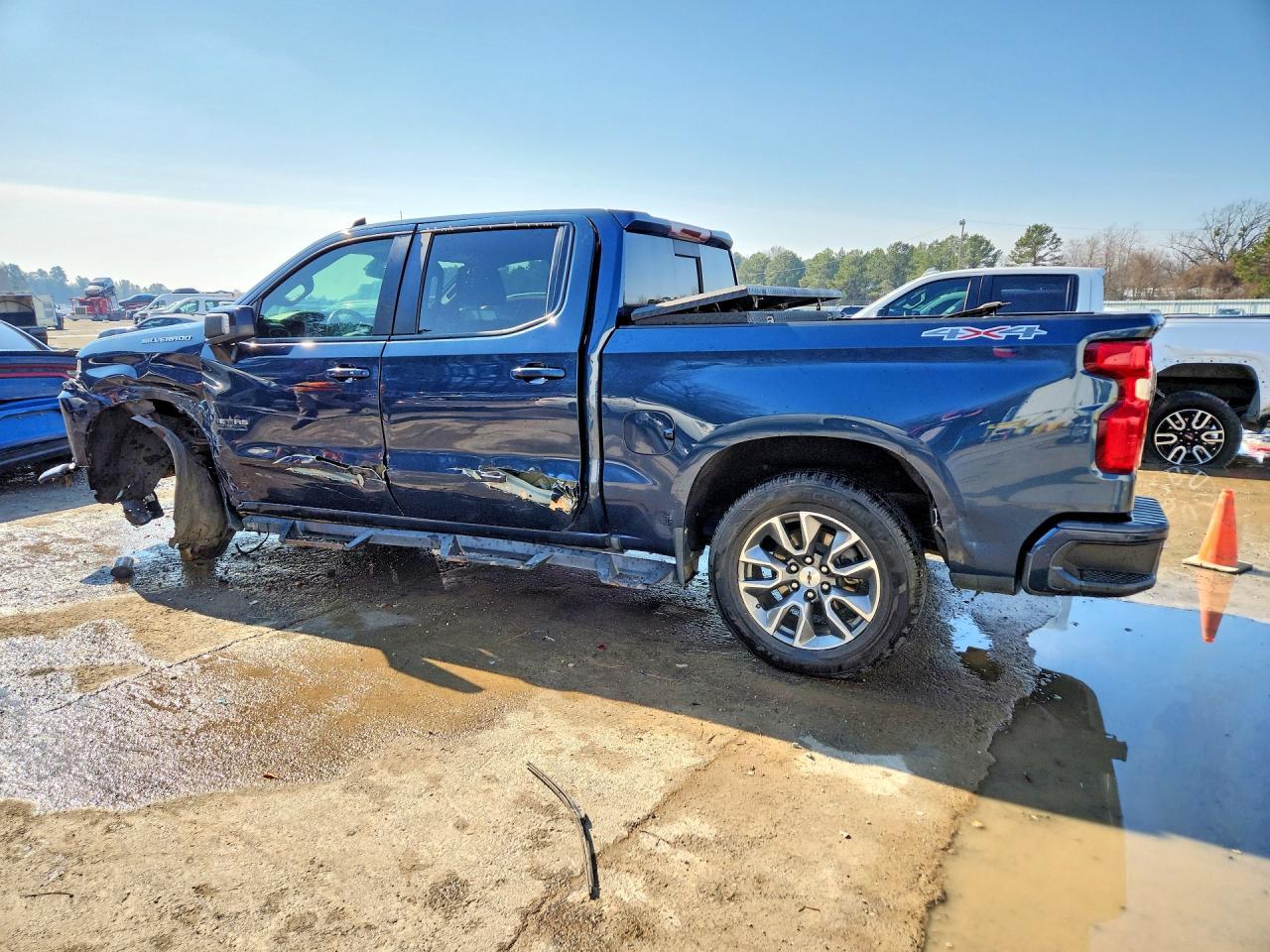 2020 Chevrolet Silverado K1500 Rst - zdjęcie 2