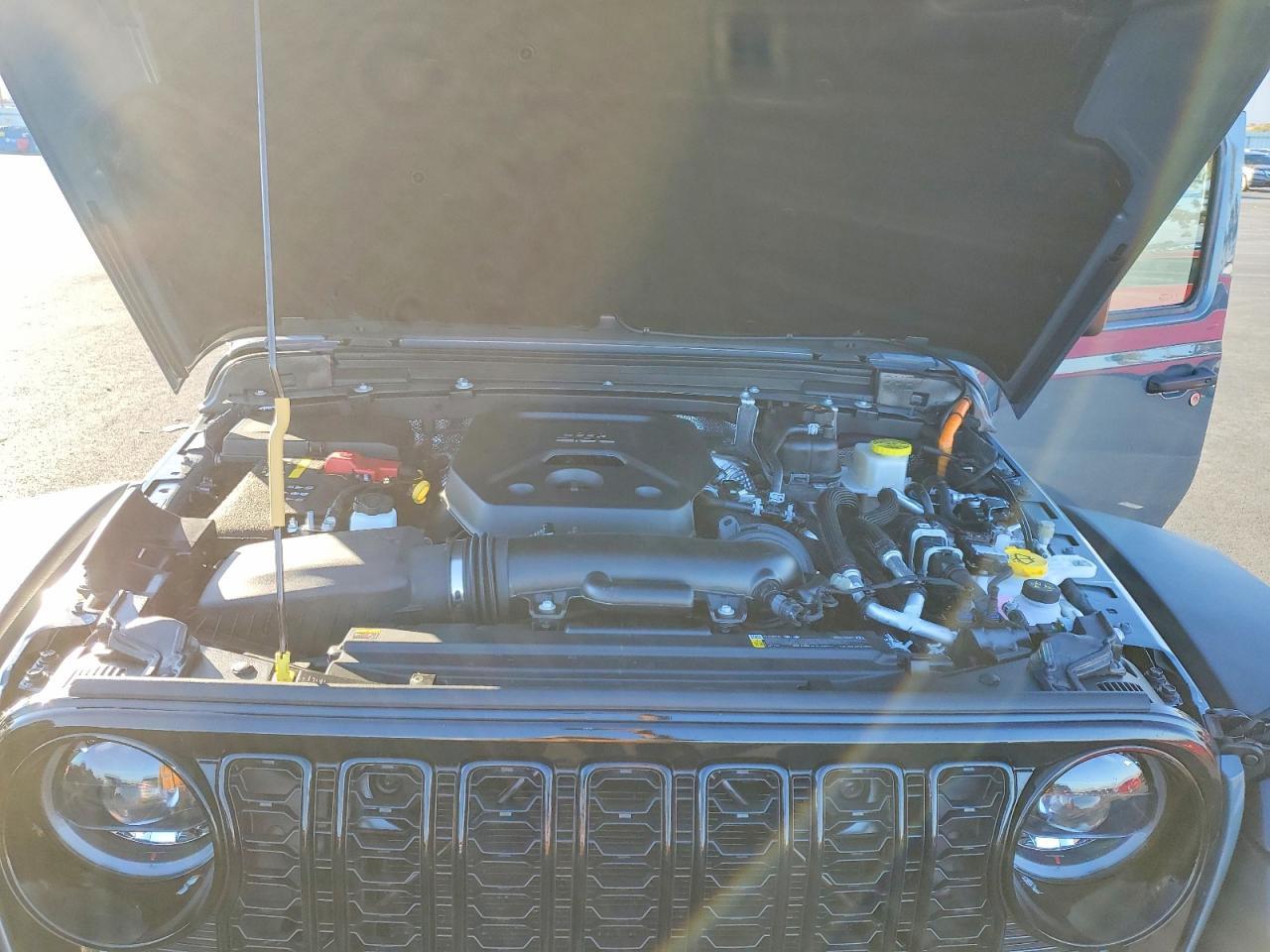 2025 Jeep Wrangler Sport 4Xe - zdjęcie 11