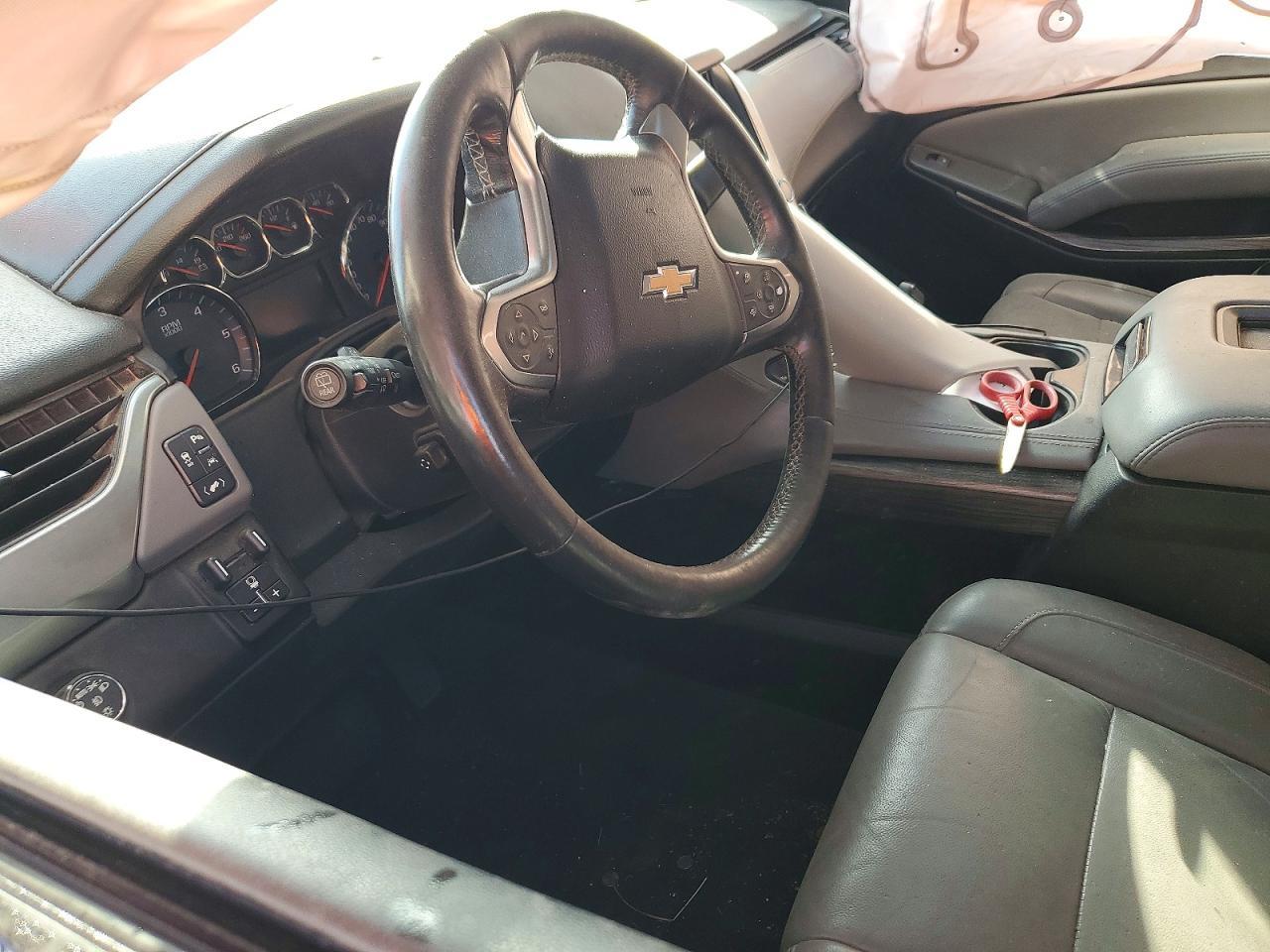 2018 Chevrolet Suburban C1500 Lt - zdjęcie 8