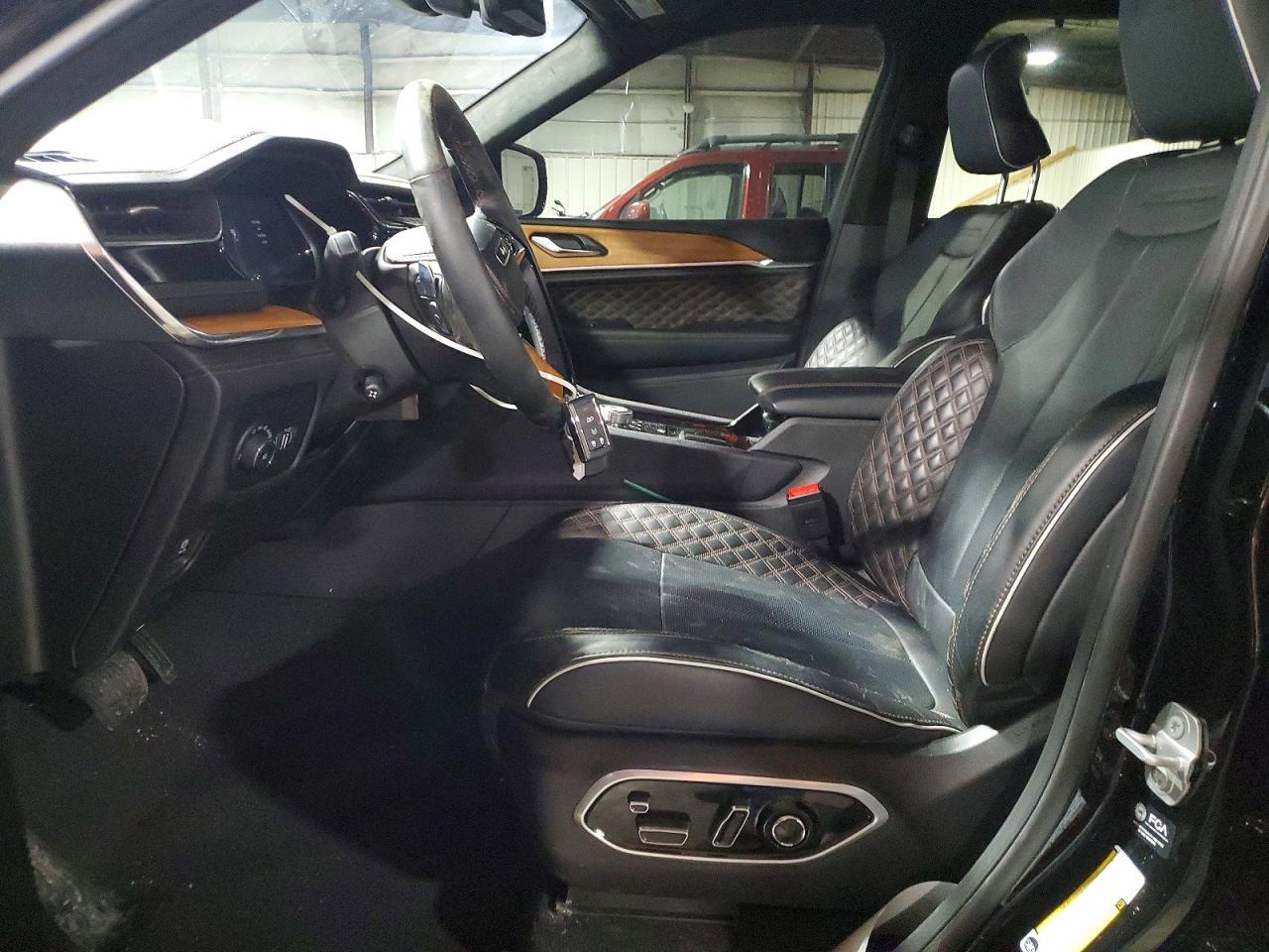 2025 Jeep Grand Cherokee Summit - zdjęcie 7