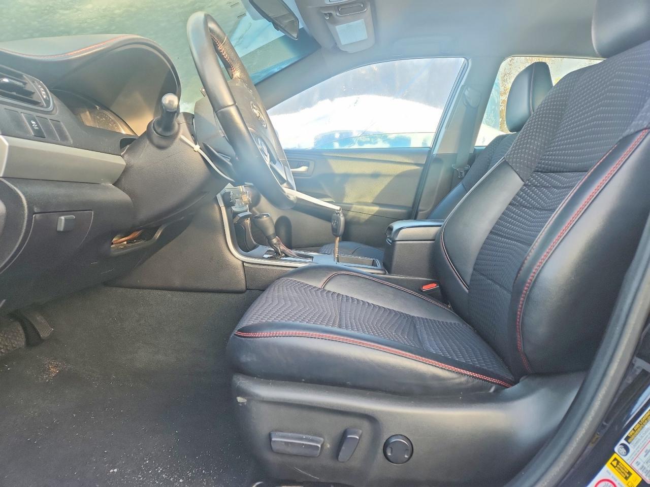 2015 Toyota Camry Le - zdjęcie 7