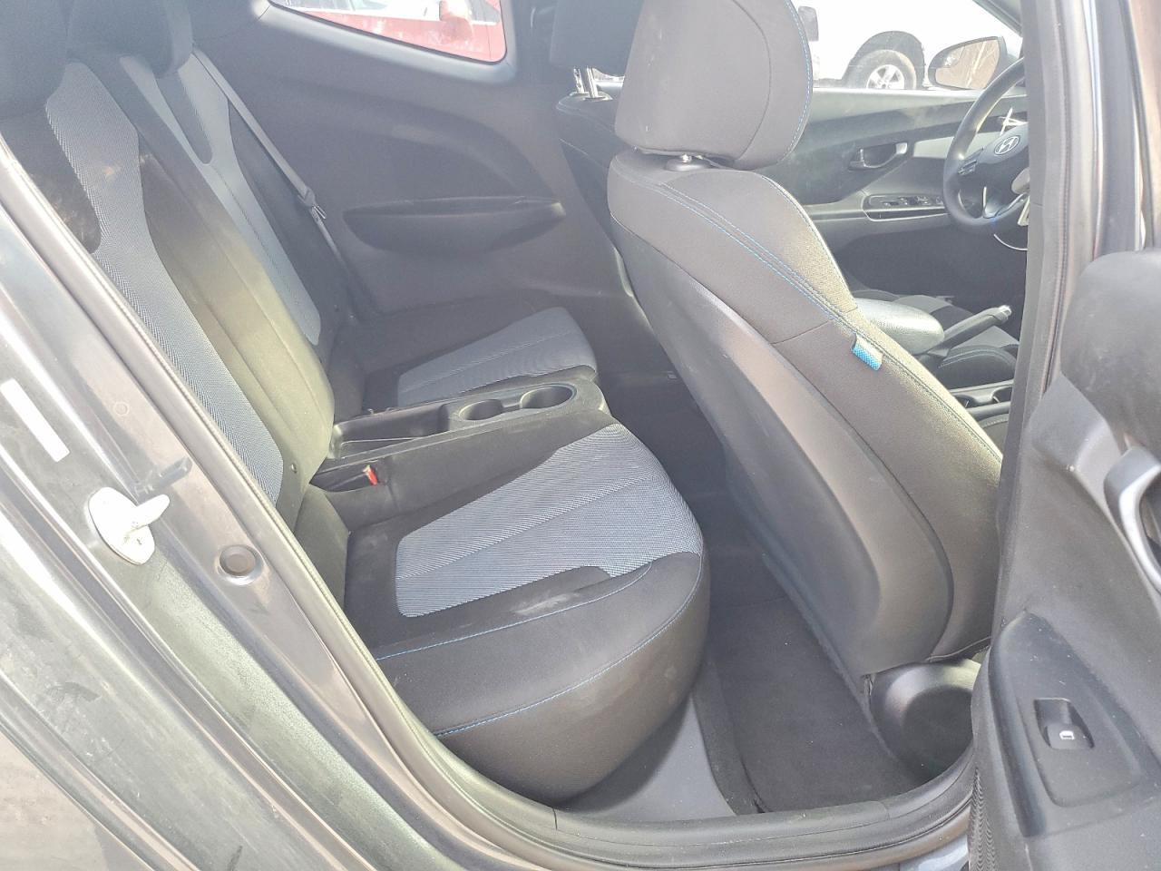 2019 Hyundai Veloster Base - zdjęcie 10