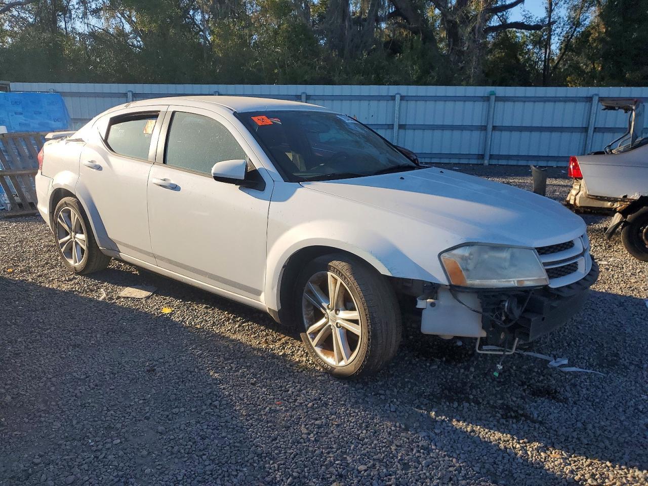 Dodge Avenger - zdjęcie 4