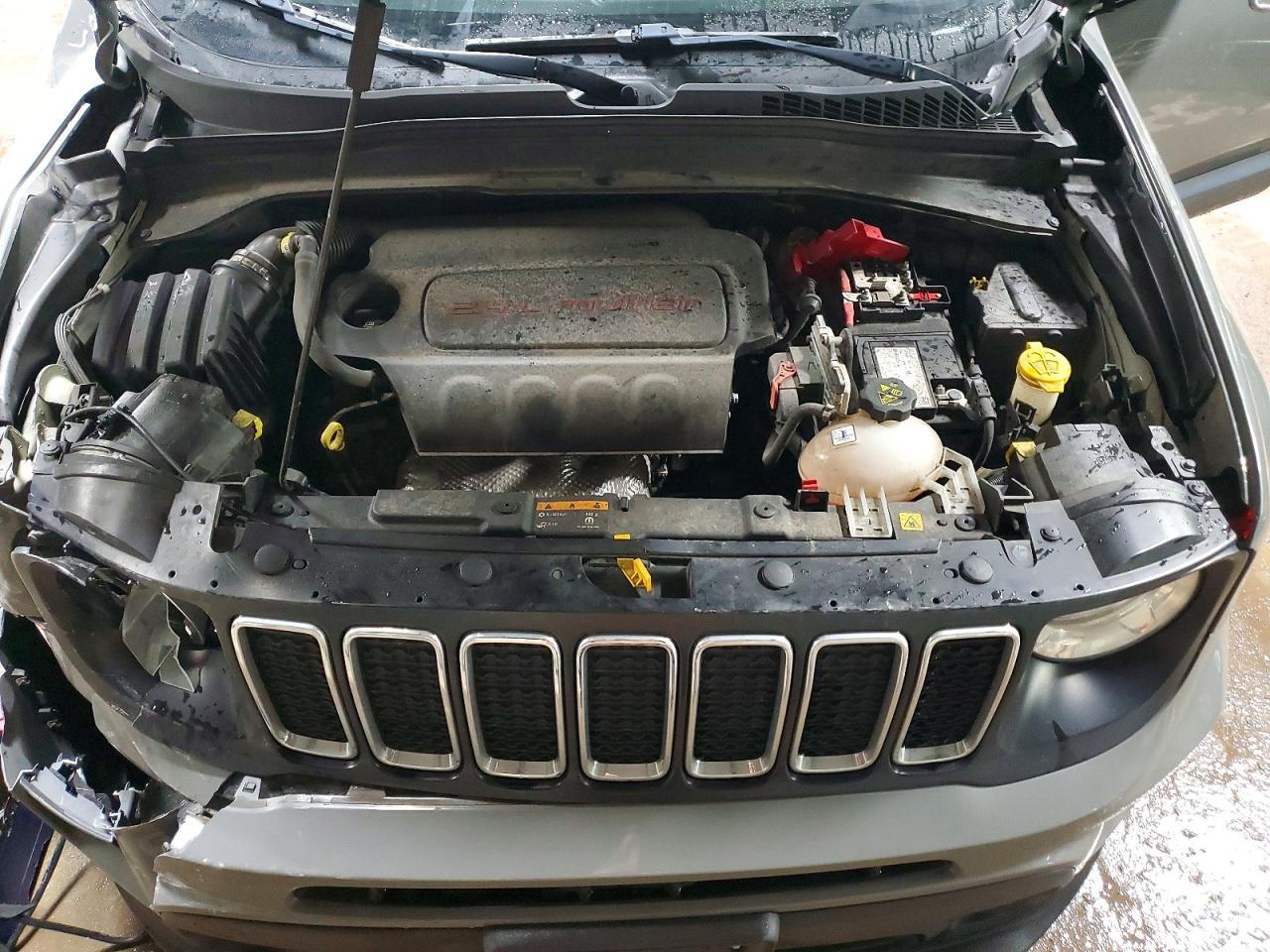 2020 Jeep Renegade Latitude - zdjęcie 11