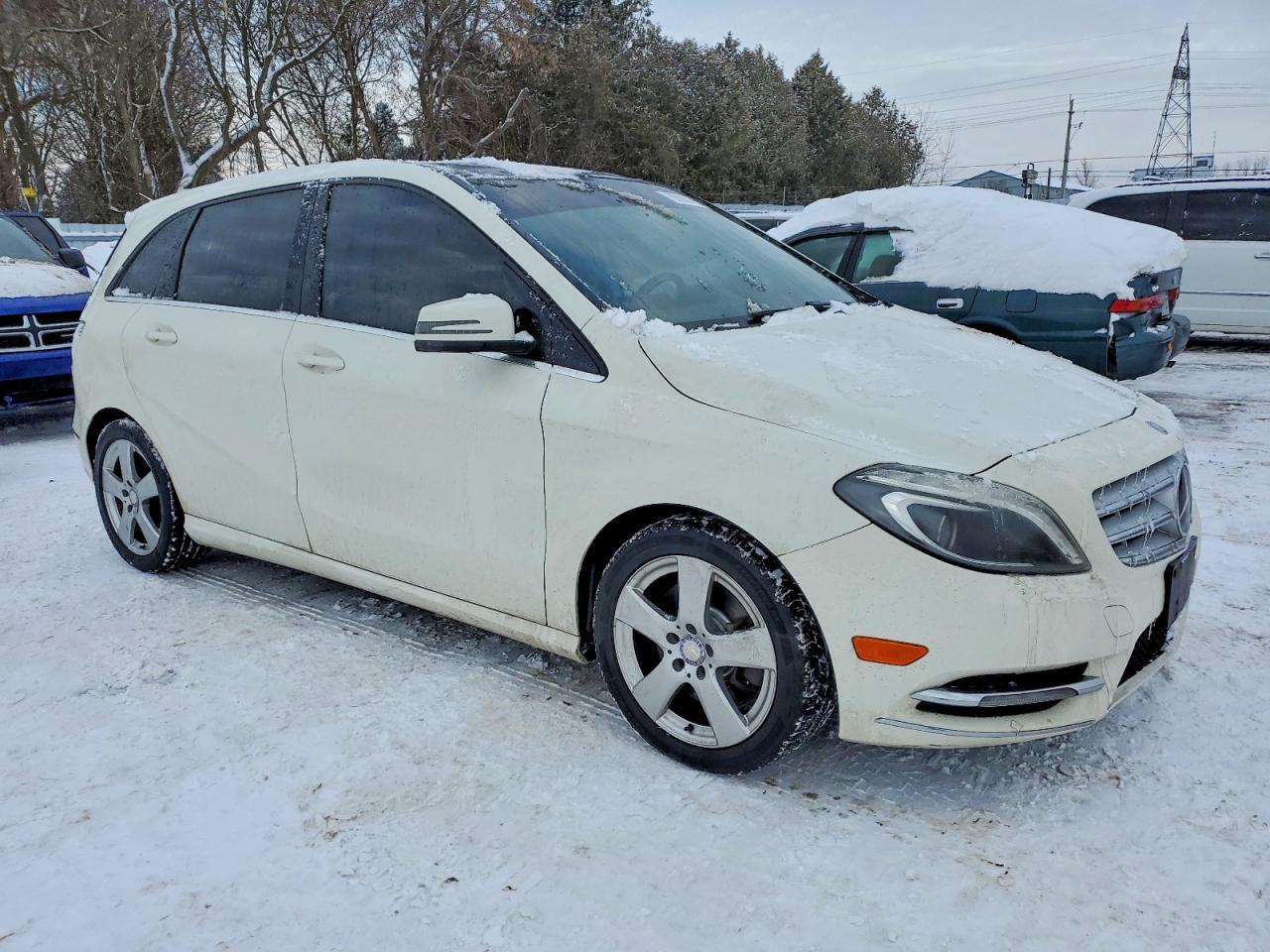 2014 Mercedes-Benz B250 - zdjęcie 4