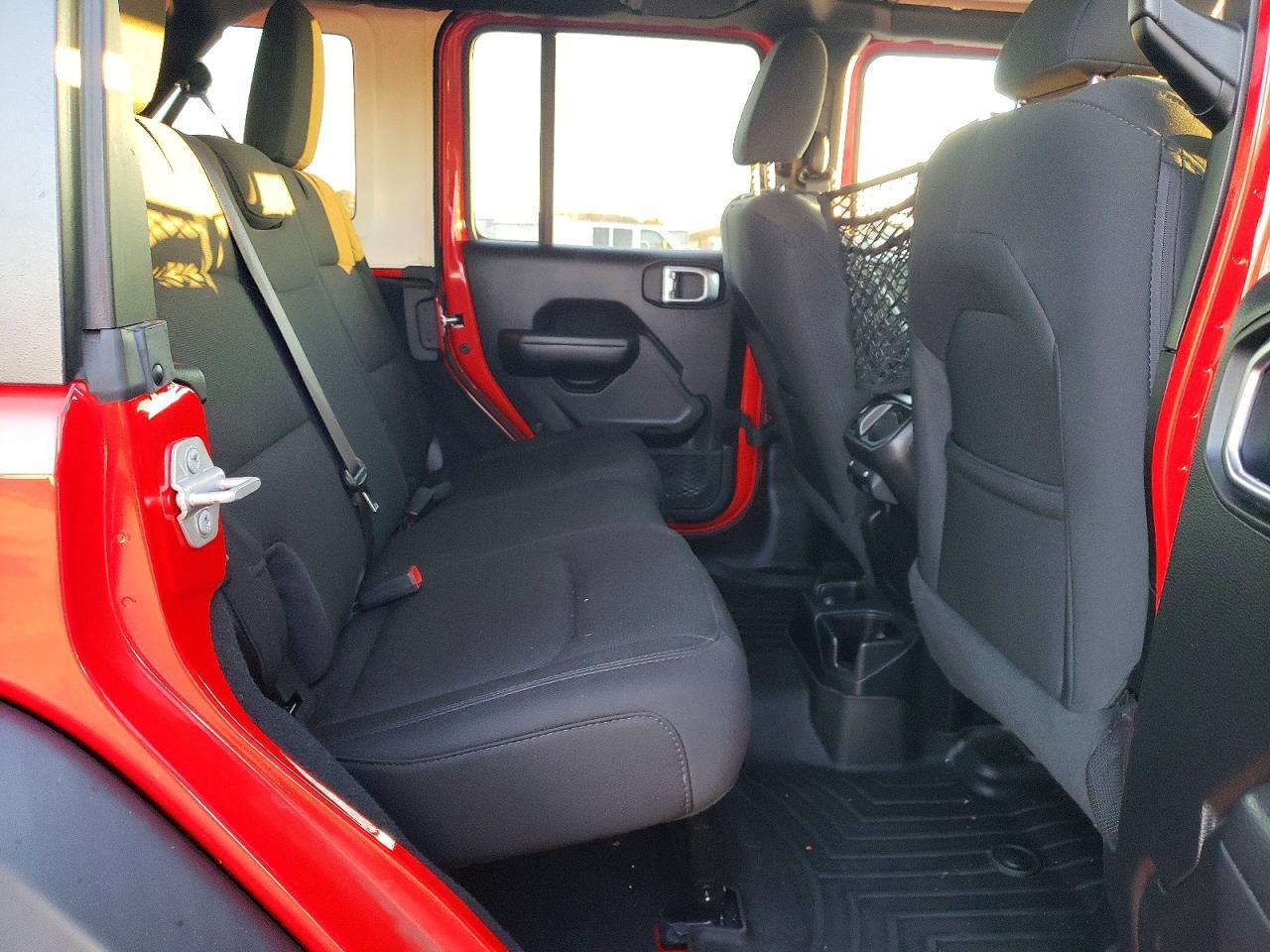 2020 Jeep Wrangler Unlimited Sport - zdjęcie 11