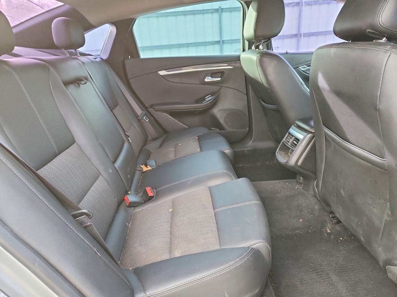 2019 Chevrolet Impala Lt - zdjęcie 10