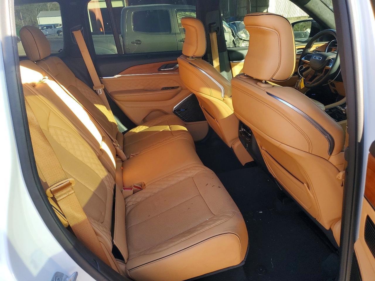 2022 Jeep Grand Cherokee Summit - zdjęcie 10