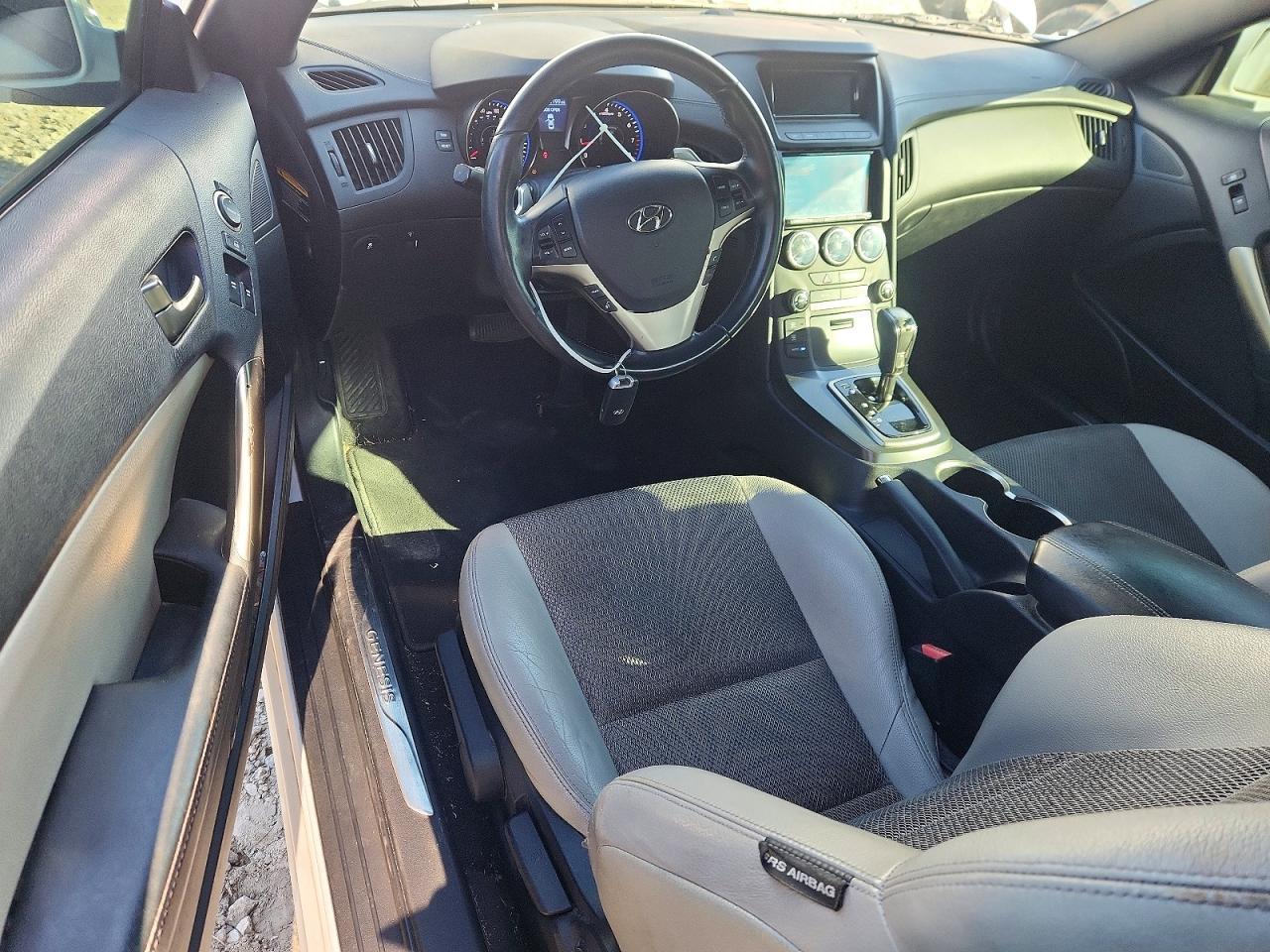 2016 Hyundai Genesis Coupe 3.8L - zdjęcie 8