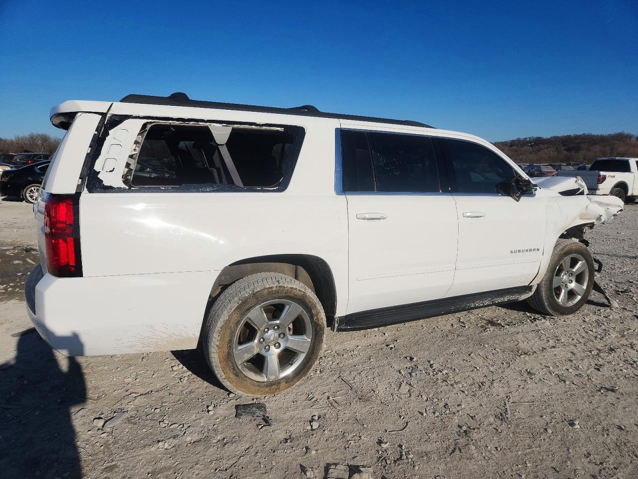 2019 Chevrolet Suburban K1500 Ls - zdjęcie 3