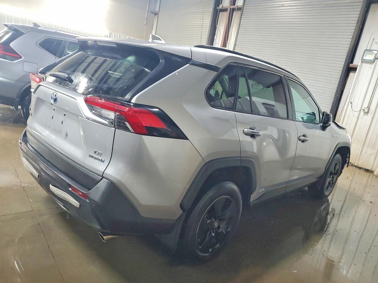 2019 Toyota Rav4 Hybrid Le - zdjęcie 3
