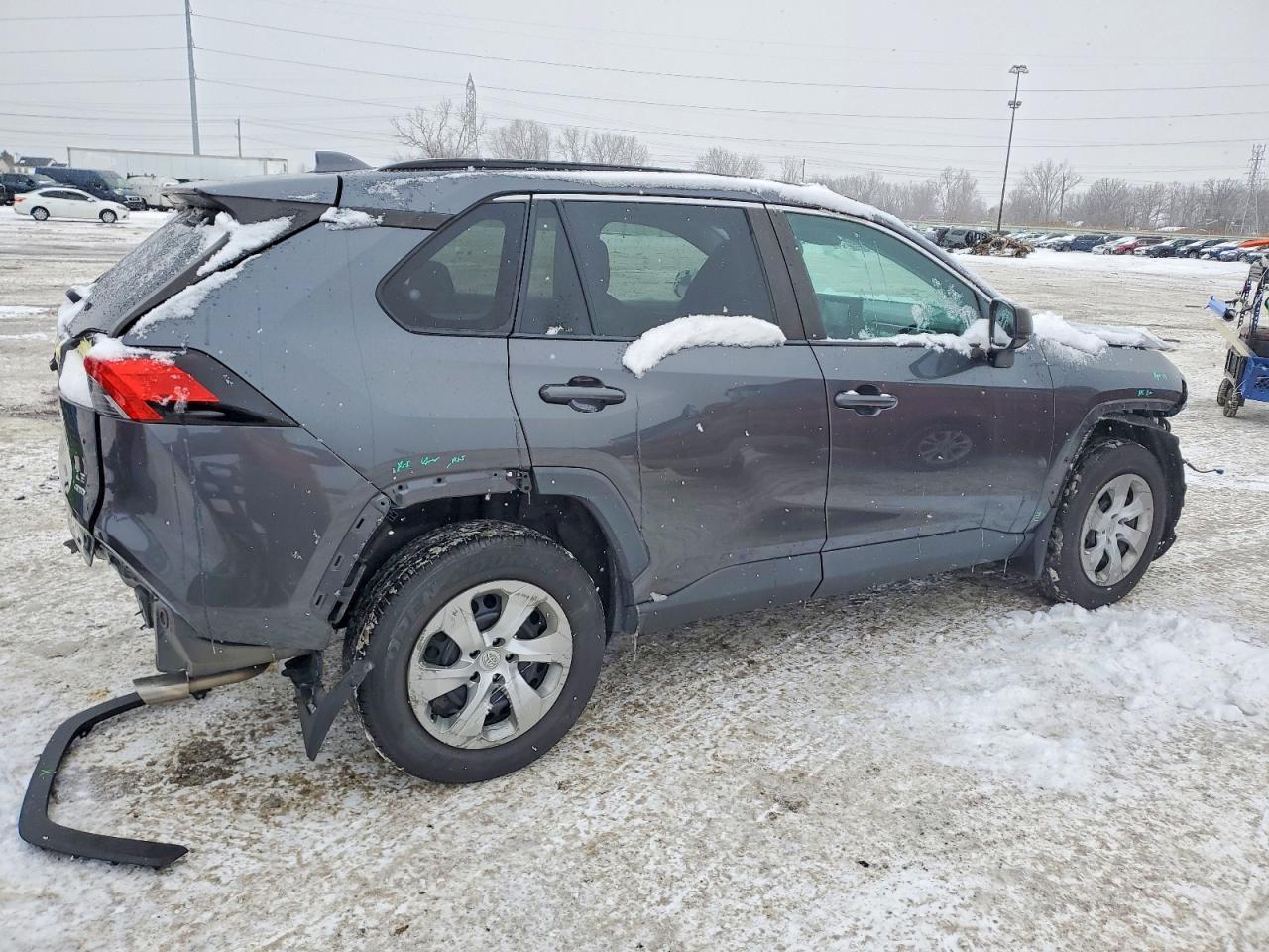 2020 Toyota Rav4 Le - zdjęcie 3