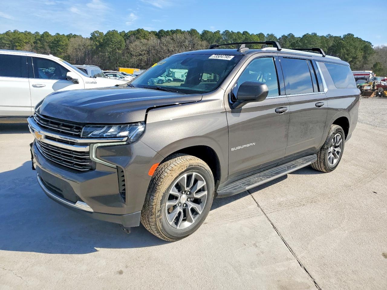 2021 Chevrolet Suburban C1500 Lt - zdjęcie główne
