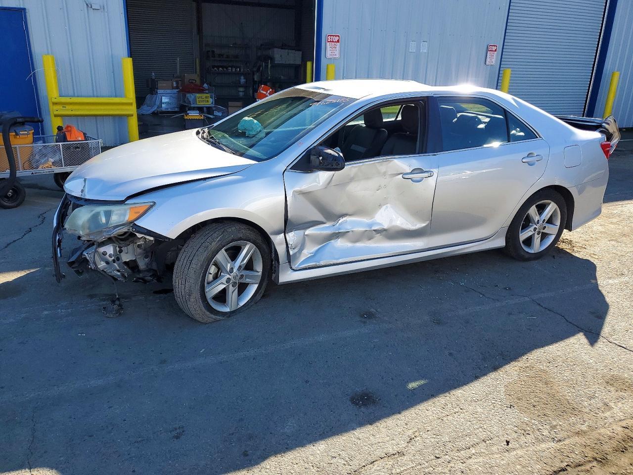 2013 Toyota Camry - zdjęcie główne