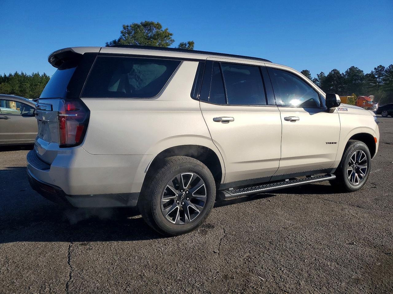 2021 Chevrolet Tahoe K1500 Z71 - zdjęcie 3