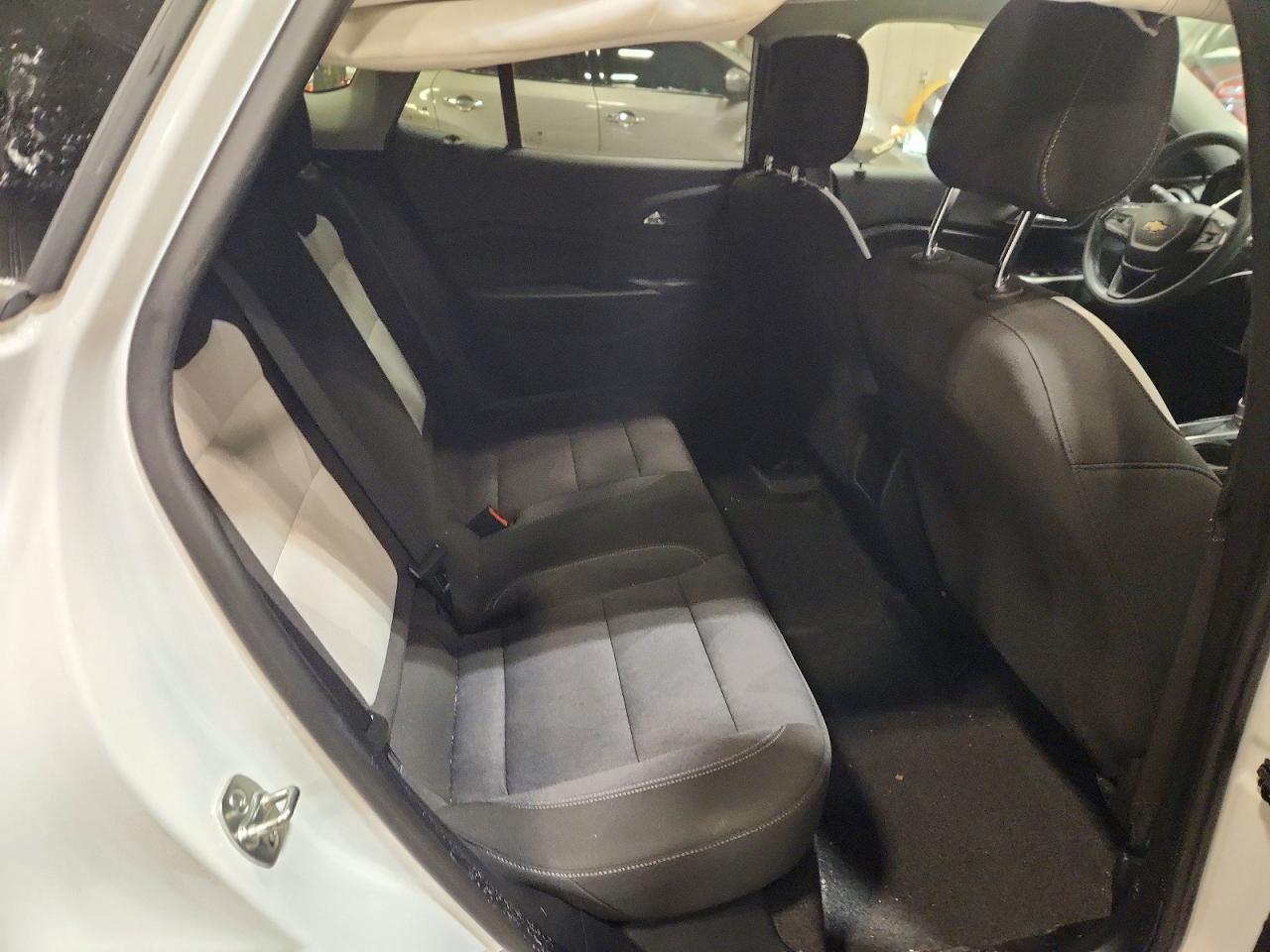 2024 Chevrolet Trax Ls - zdjęcie 10