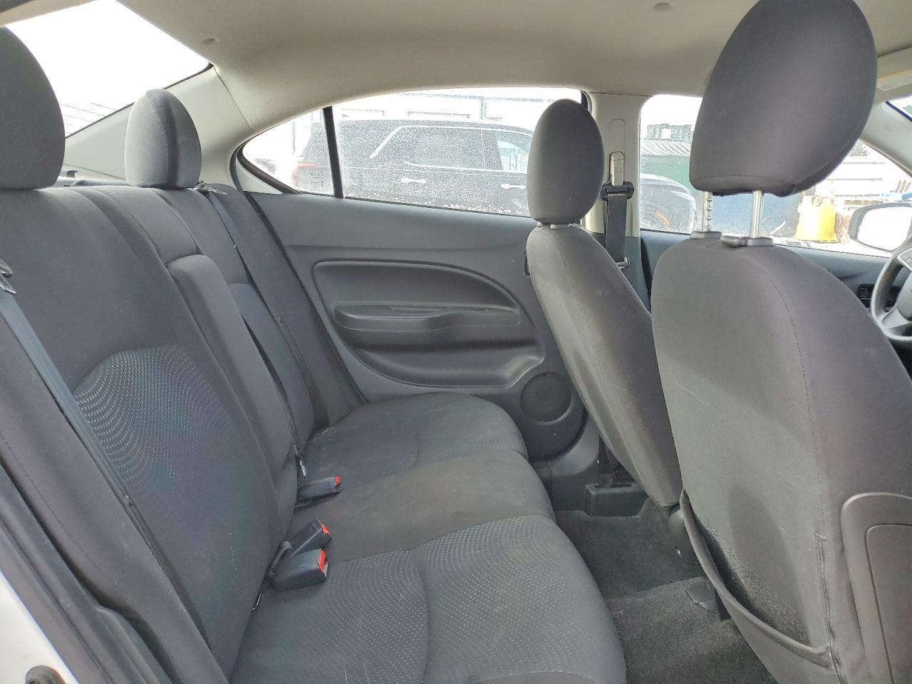 2018 Mitsubishi Mirage - zdjęcie 10