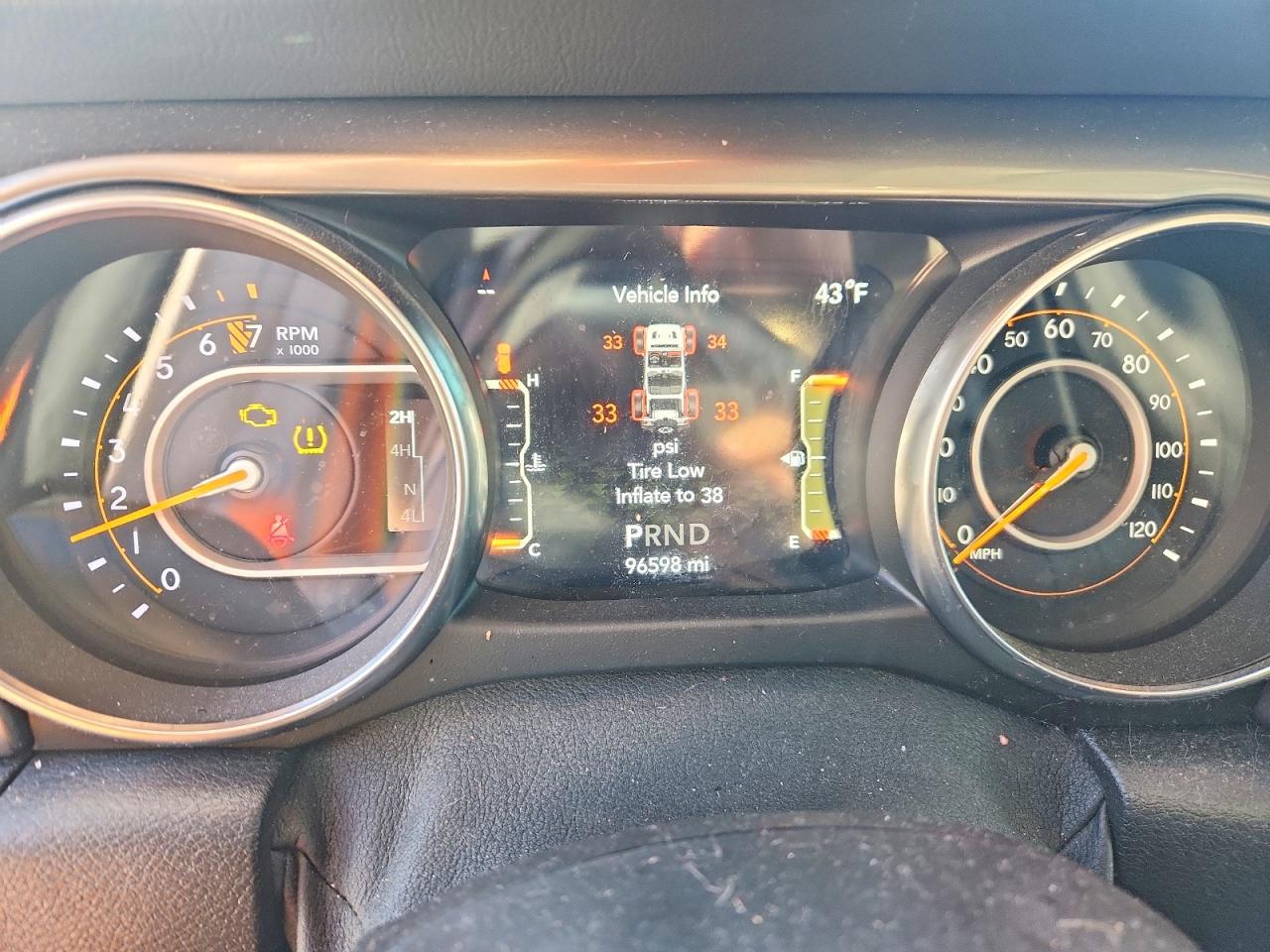 2019 Jeep Wrangler Unlimited Sahara - zdjęcie 9