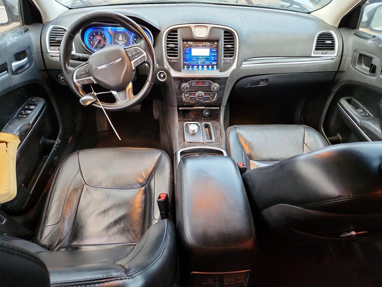 2016 Chrysler 300 Limited - zdjęcie 8