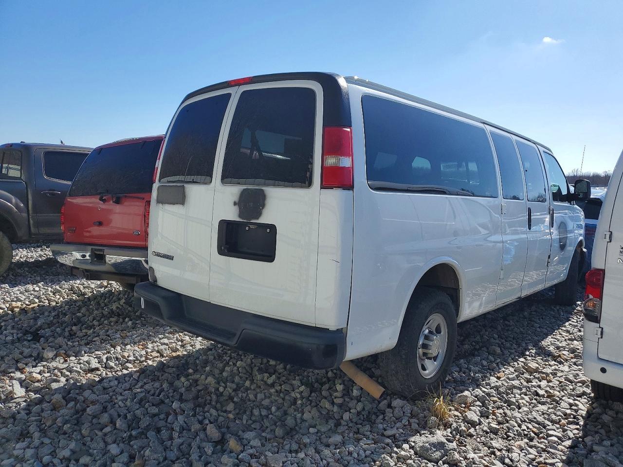 2019 Chevrolet Express G3500 Ls - zdjęcie 3