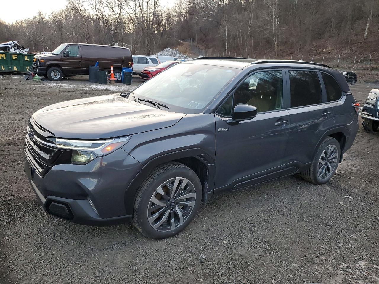 2025 Subaru Forester Touring - zdjęcie główne
