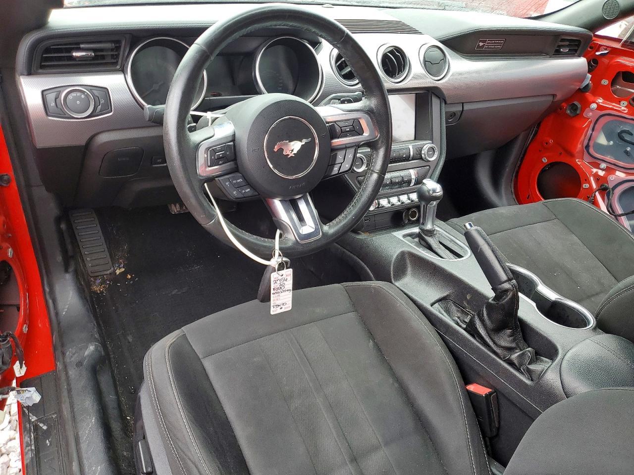 2020 Ford Mustang - zdjęcie 8