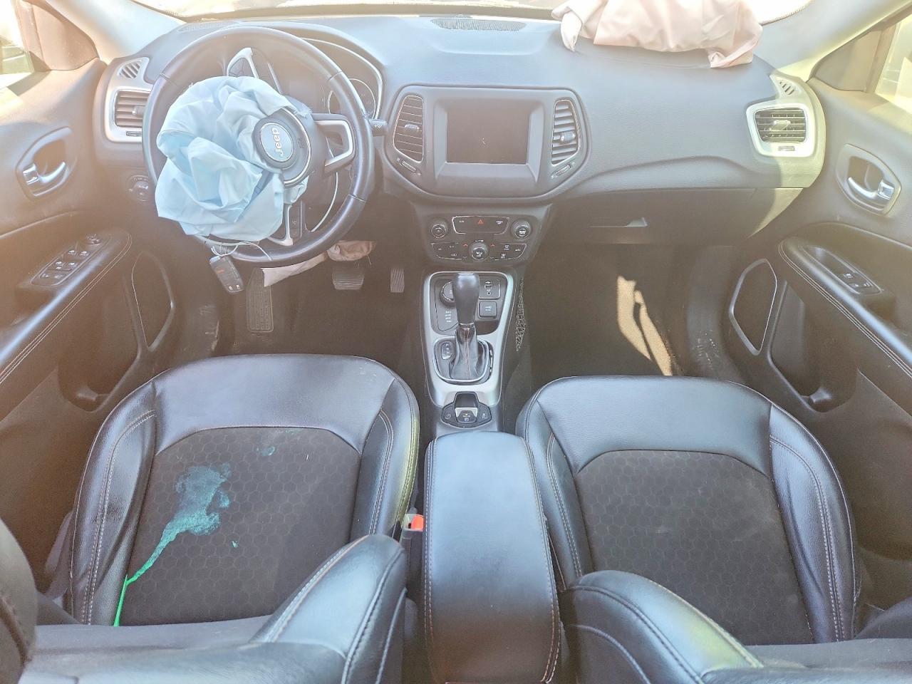 2020 Jeep Compass Latitude - zdjęcie 8