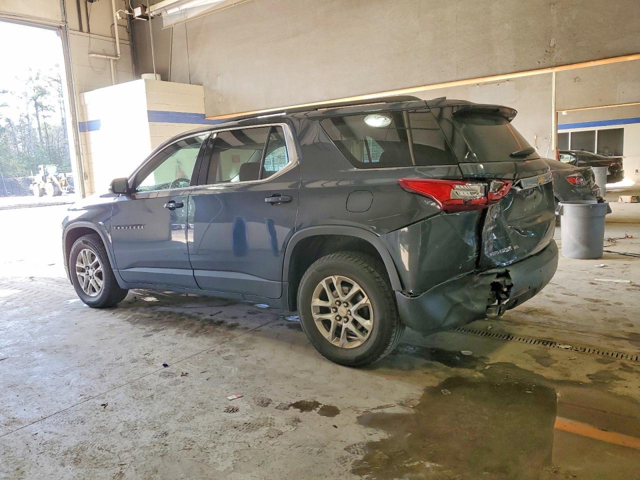 2020 Chevrolet Traverse Lt - zdjęcie 2