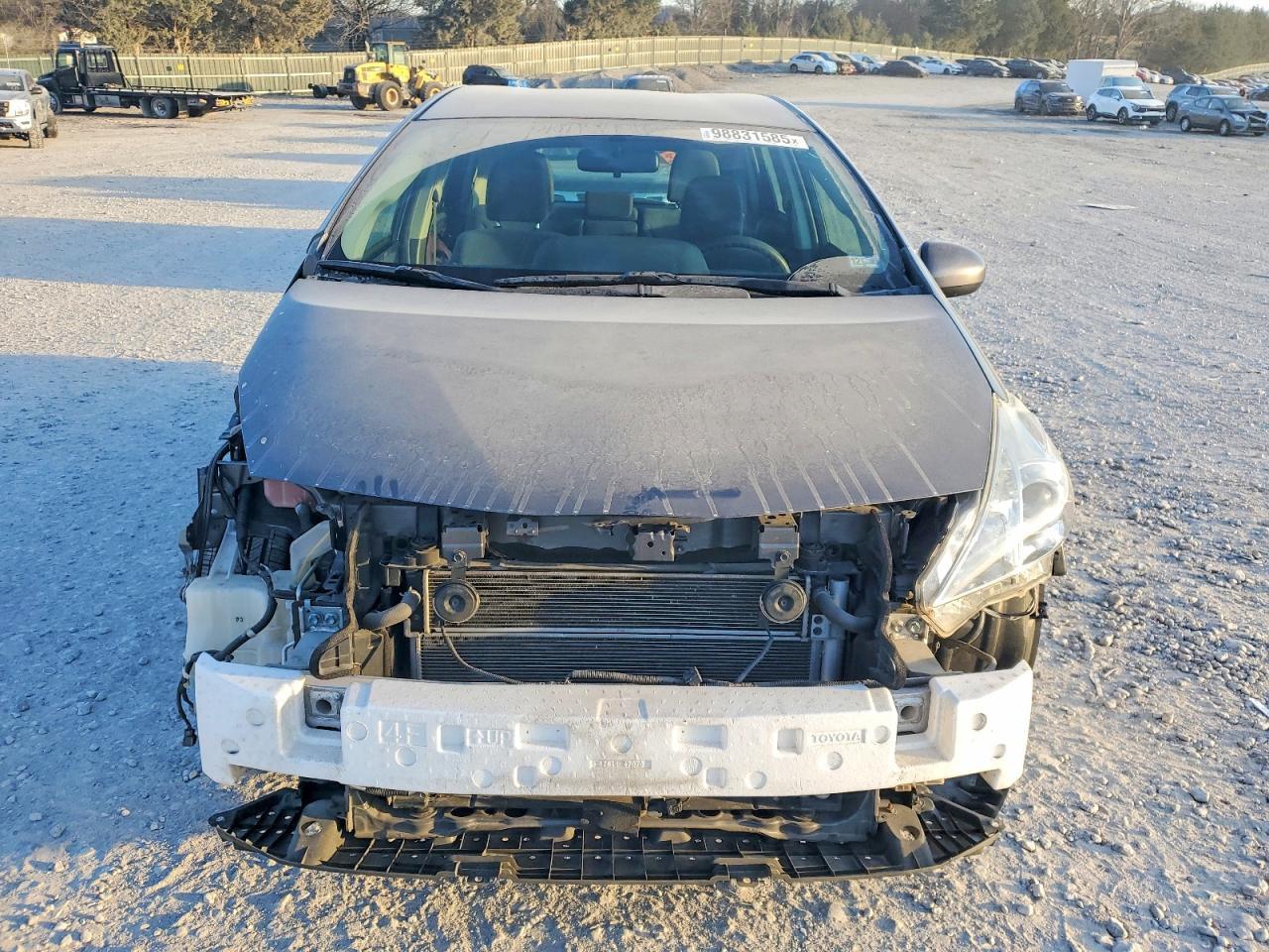 2014 Toyota Prius V - zdjęcie 5