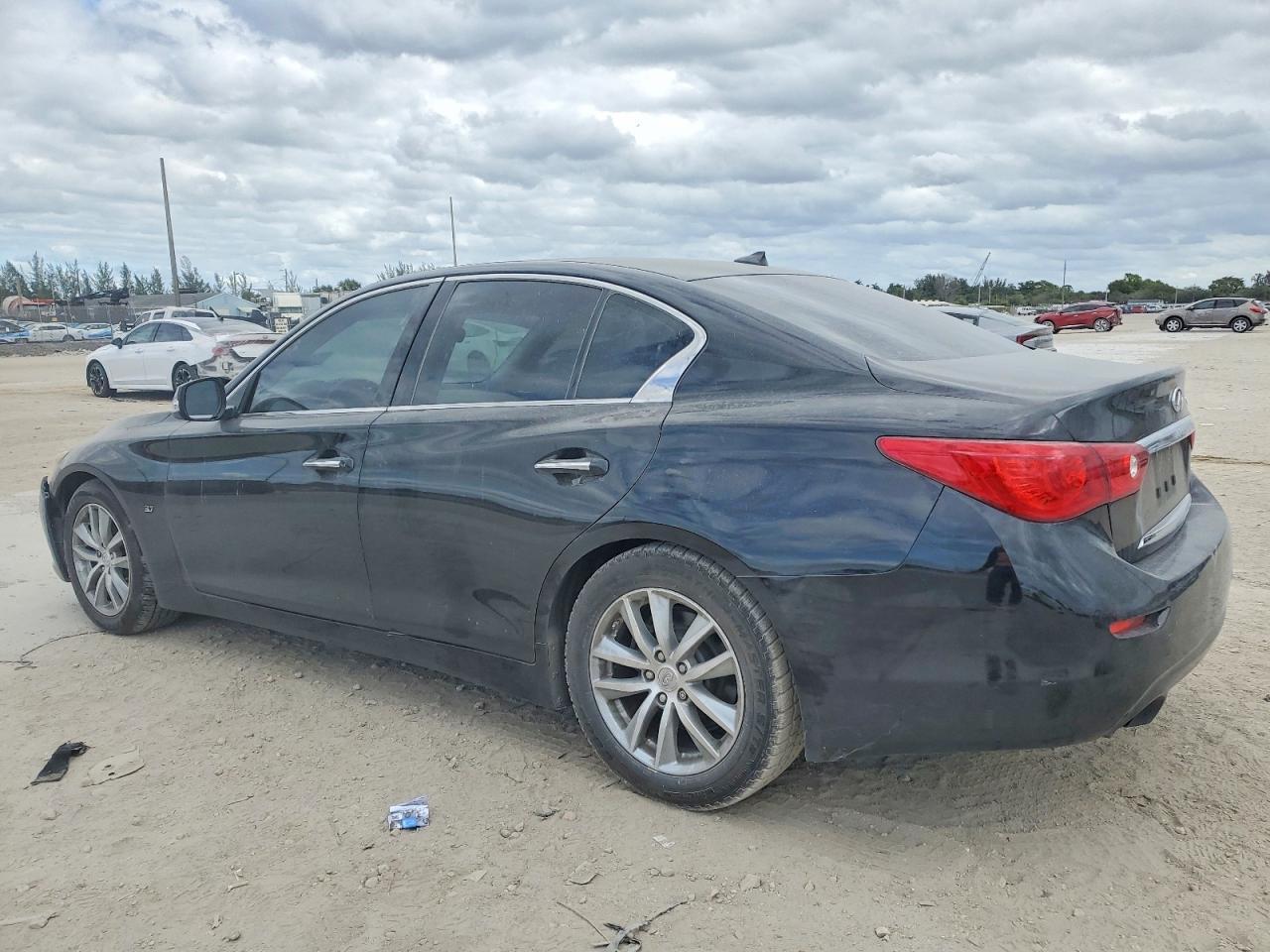 2015 Infiniti Q50 Base - zdjęcie 2