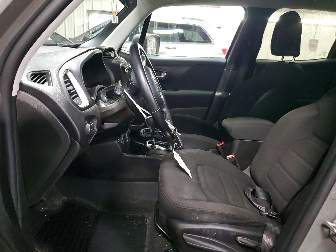 2020 Jeep Renegade Latitude - zdjęcie 7