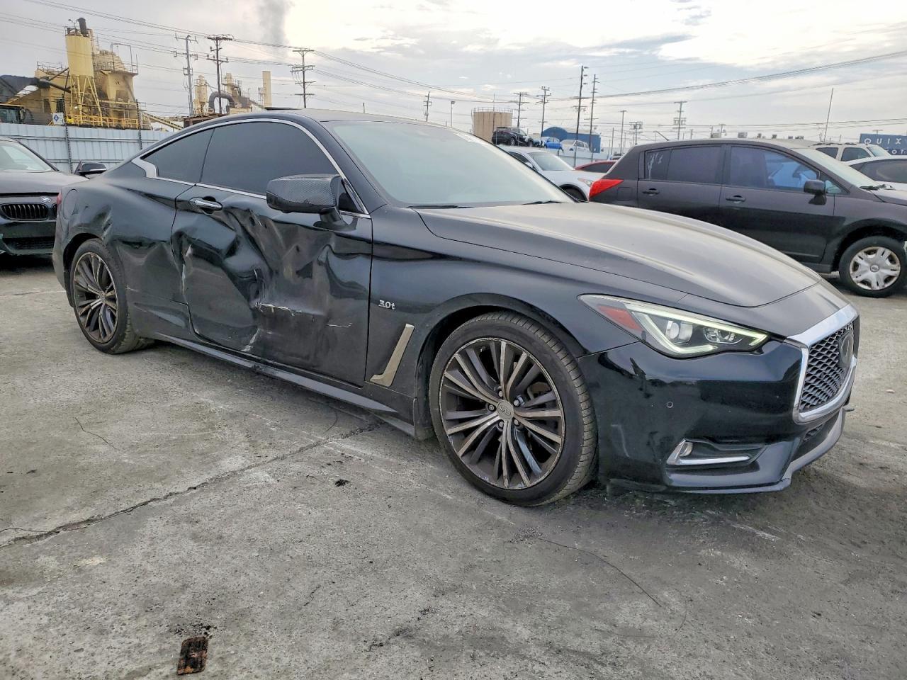 2018 Infiniti Q60 Luxe 300 - zdjęcie 4