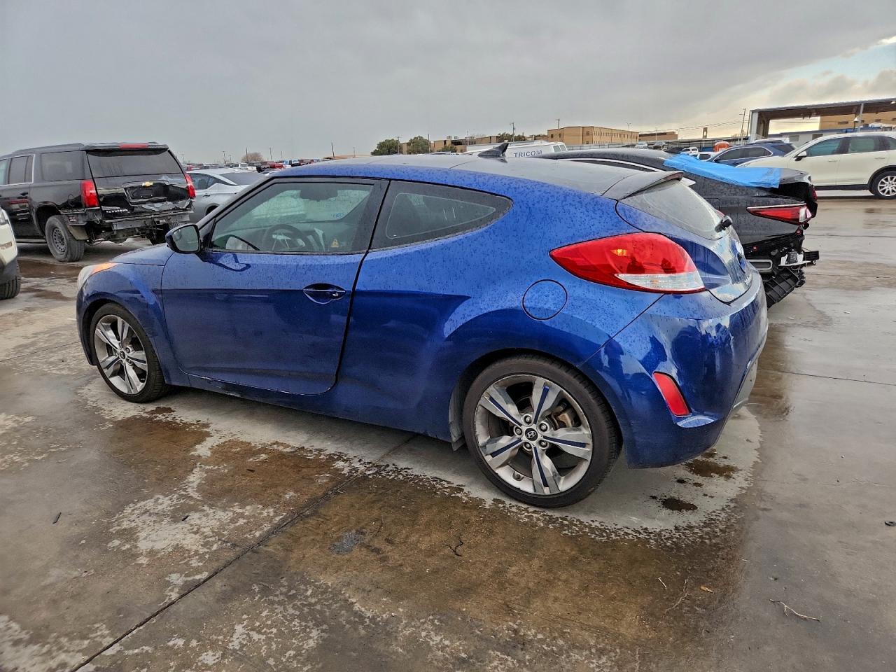 Hyundai Veloster - zdjęcie 2