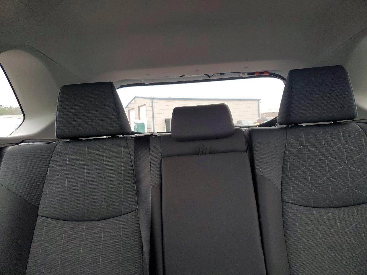 2024 Toyota Rav4 Xle - zdjęcie 10