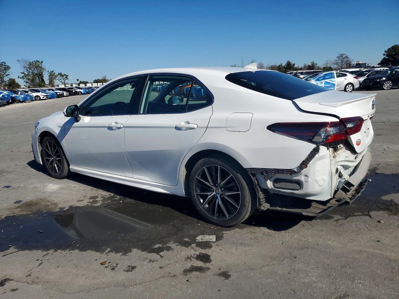 2022 Toyota Camry Se - zdjęcie 2