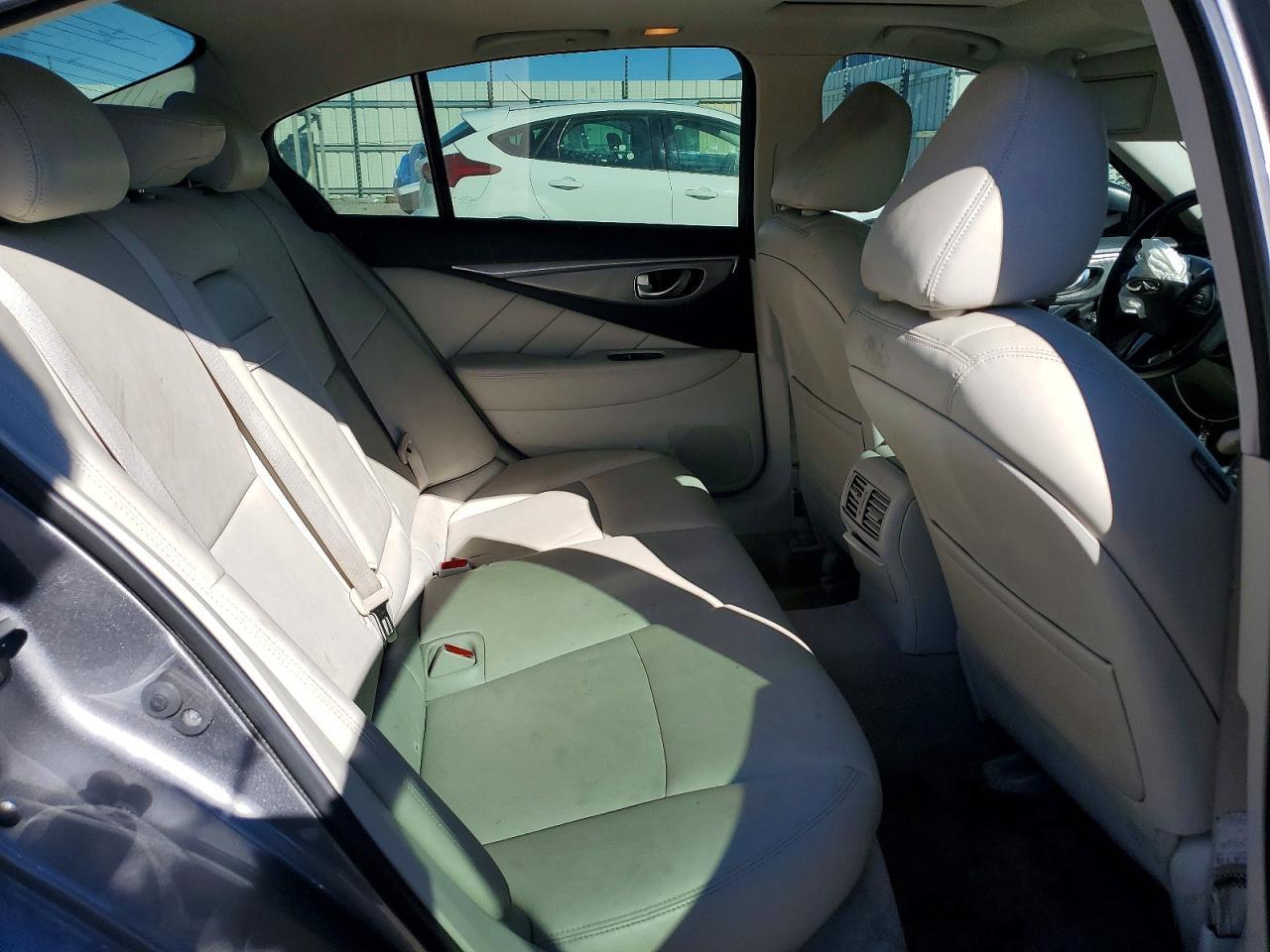 2015 Infinity Q50 - zdjęcie 10