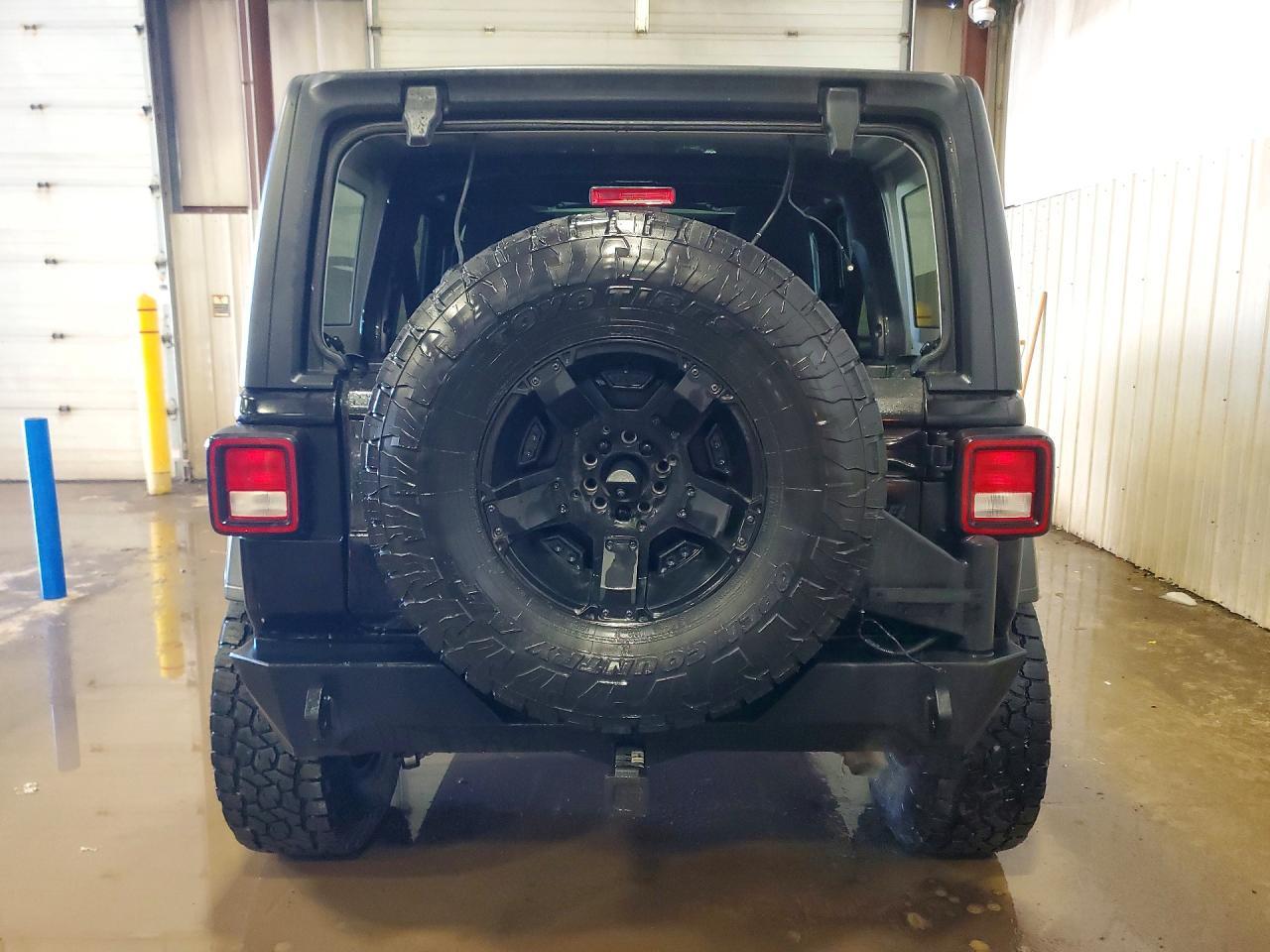 2020 Jeep Wrangler Unlimited Sport - zdjęcie 6