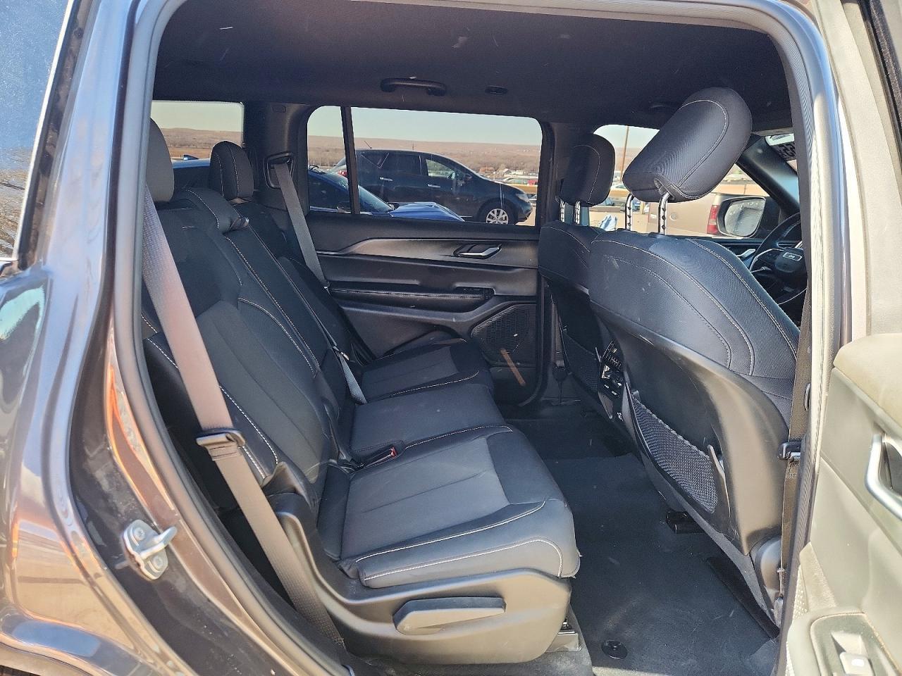 2024 Jeep Grand Cherokee L Laredo - zdjęcie 10