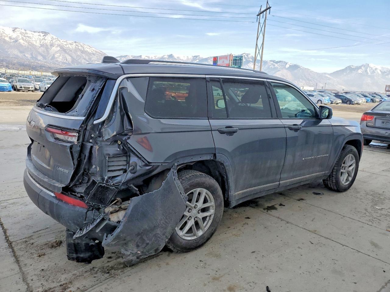 2023 Jeep Grand Cherokee L Laredo - zdjęcie 3
