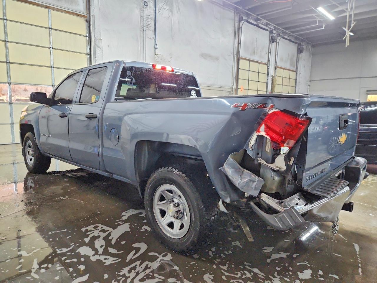 2016 Chevrolet Silverado K1500 - zdjęcie 2