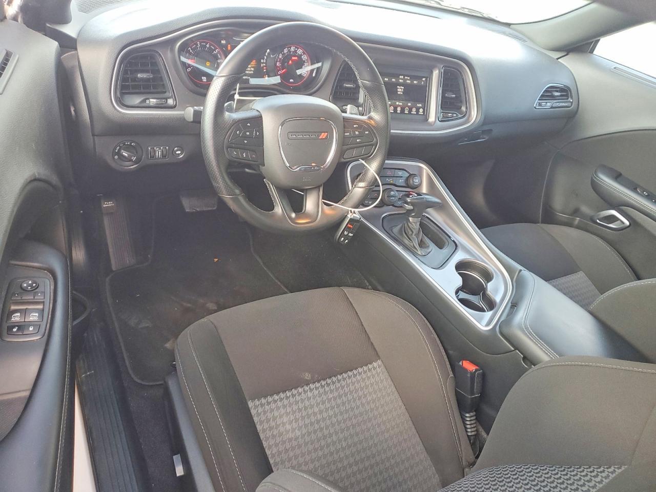 2022 Dodge Challenger Gt - zdjęcie 8